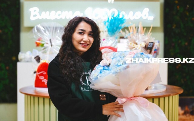 Из каких стран импортирует Казахстан цветы?