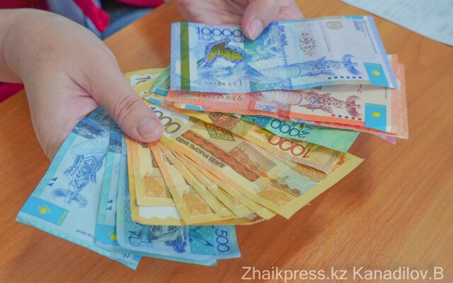 Каждый четвертый казахстанец влез в долги перед Чёрной пятницей