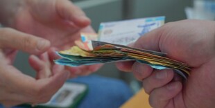 Повышение зарплат и снижение долгов: в РК утвердили 59 мер