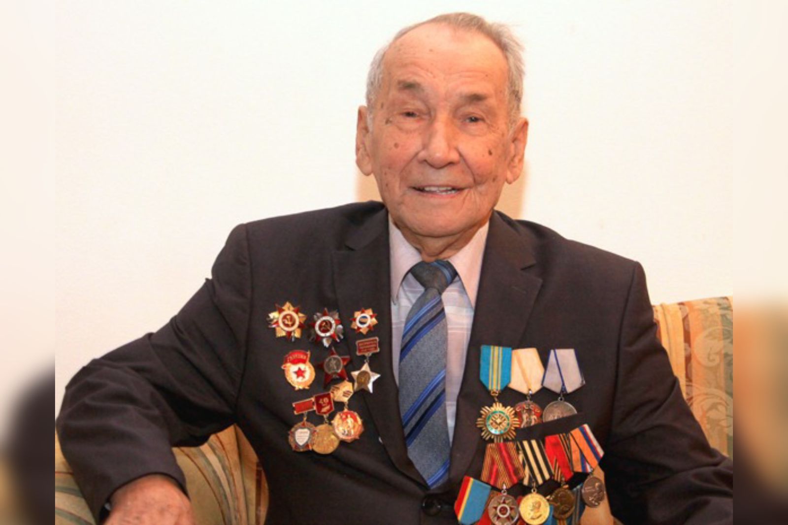 3f53db6b-c1de-4b36-abb6-6a36b452cfe3