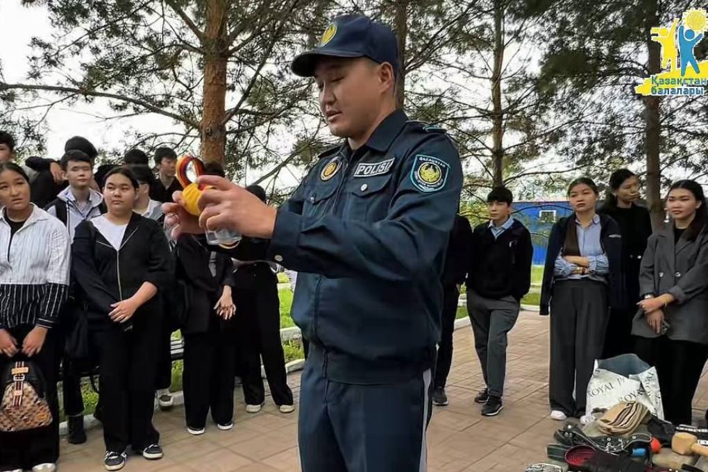 4CC3399E-8DEB-4A99-AA5D-FBFF2342A6FD