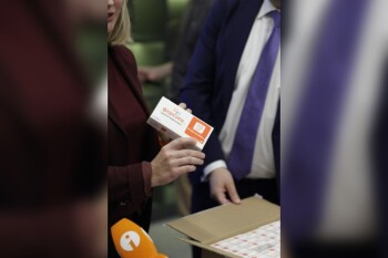 7674999e-3a1a-4f6d-be2e-64a56d02526d