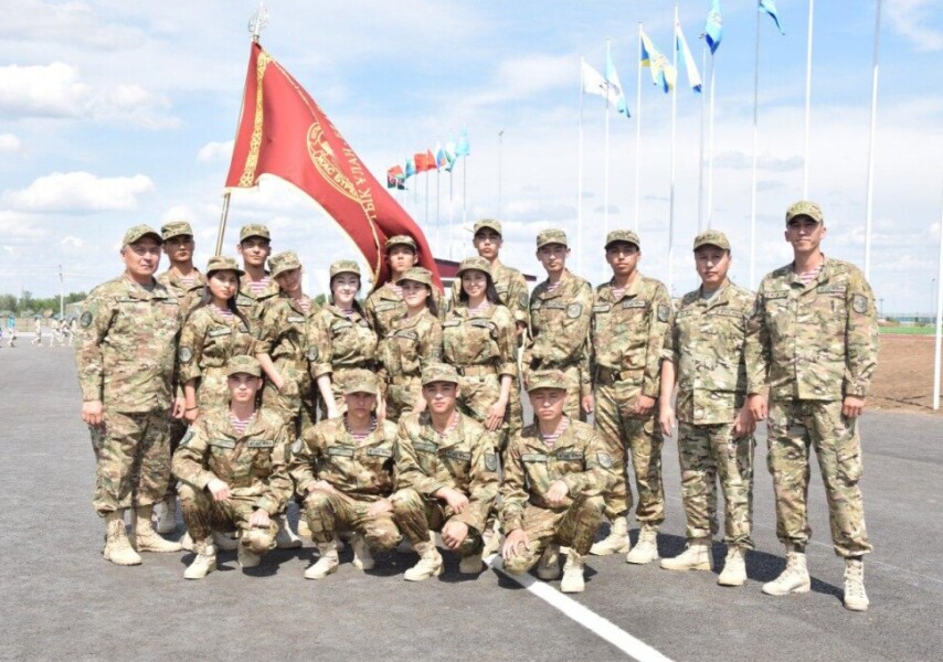 Жастар сперму видеоны жұтады