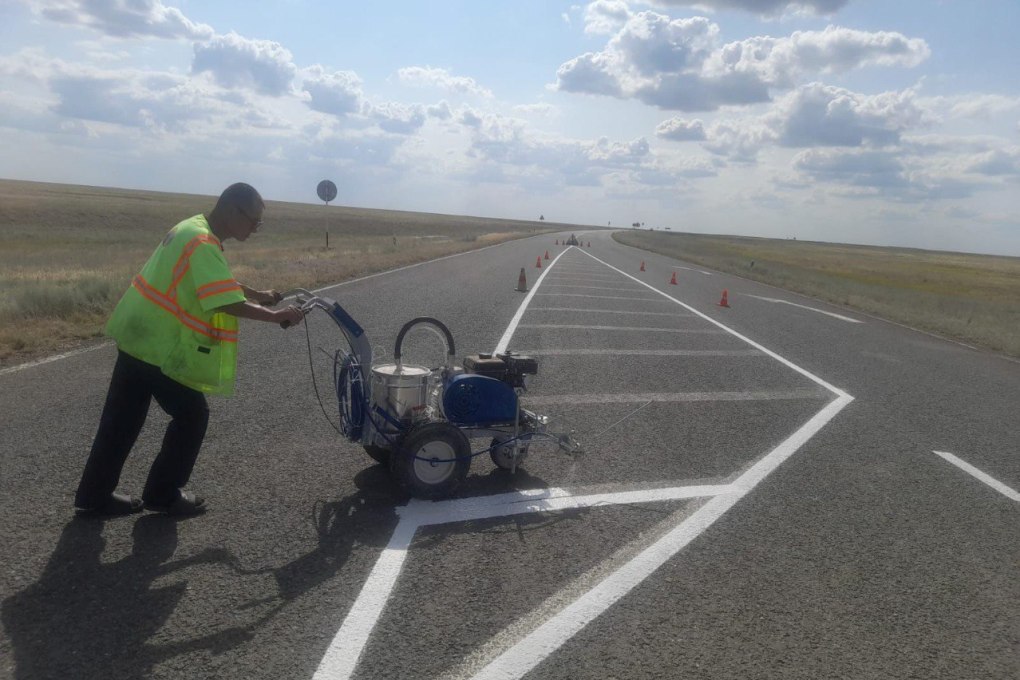 Қара жігіттер түкті шлюхты трахает Настя Заворотнюктің мысығын көрсетіңіз