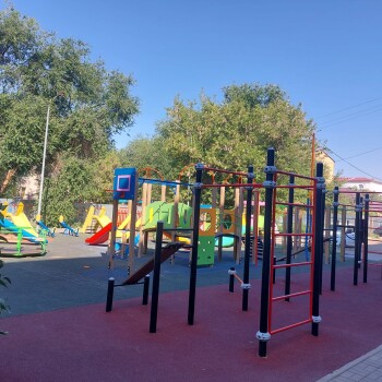 Благоустроенный двор по ул. им. Мухита, 77 (5)