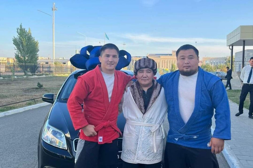 Аборигендер порно көреді