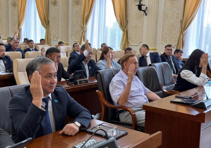 Пойыз купесінде порно: екі жұп Порно үстемдік етті