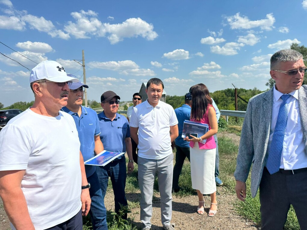 вицеминистр - в районе (1)