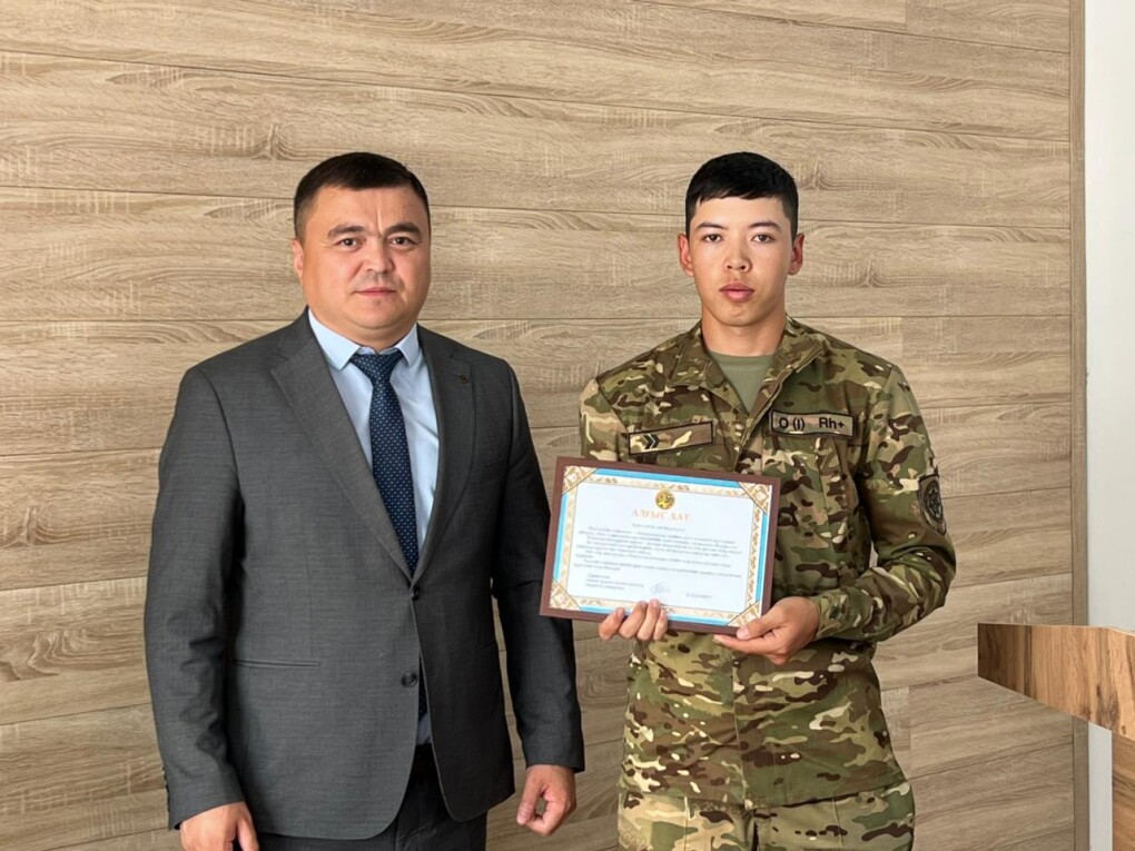 Қызылбасты гей-дик Орыстың жалаңаш жас шлюхалары