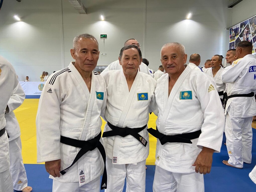 Алпыс бес Алпыс бес