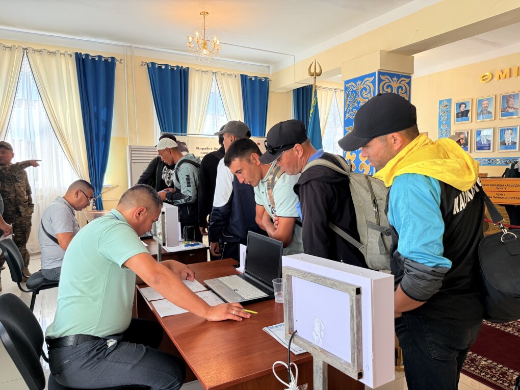 image-11-08-25-10-16-1