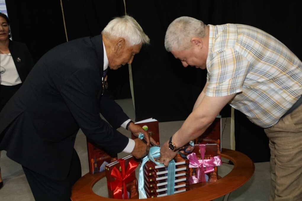 image-15-08-25-04-52