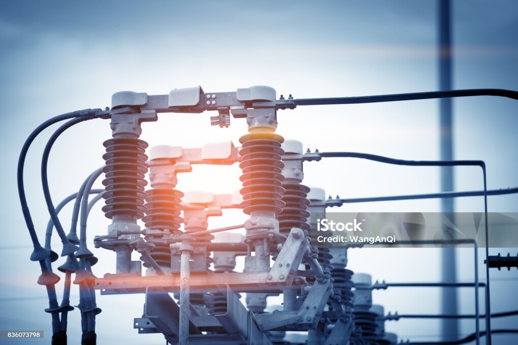 High voltage circuit breaker in a power substation