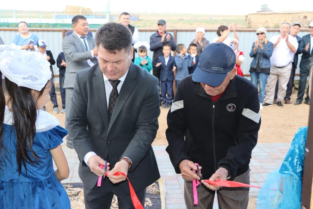 78627165-4d3c-41be-8eee-409e76459a8d