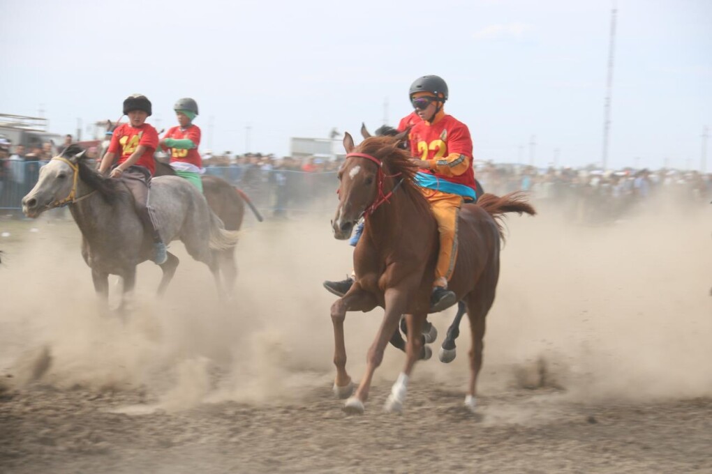 Жезөкшелерден порно жинау
