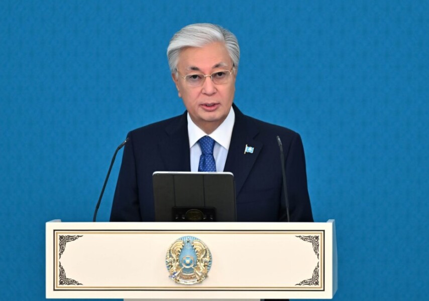 Мен есегіме үлкен сиқырды айдадым