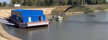 Плавучая станция на реке Урал 3