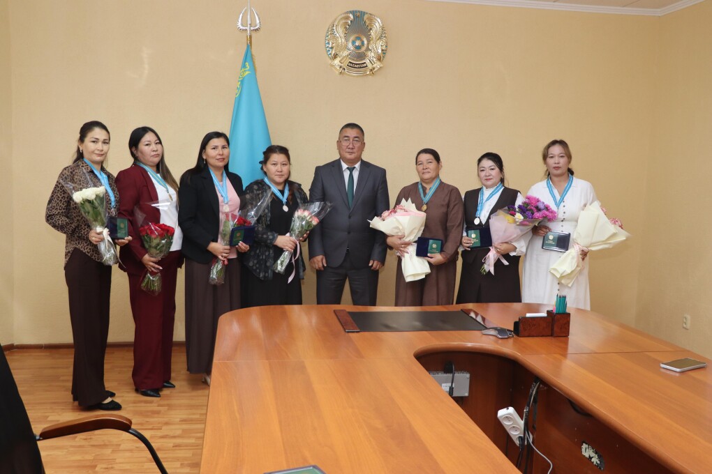 Интернеттегі қысқа қатаң порно видео