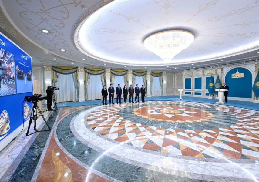 Жезөкшелер, короздар, трансвеститтер Жезөкшелер, короздар, трансвеститтер