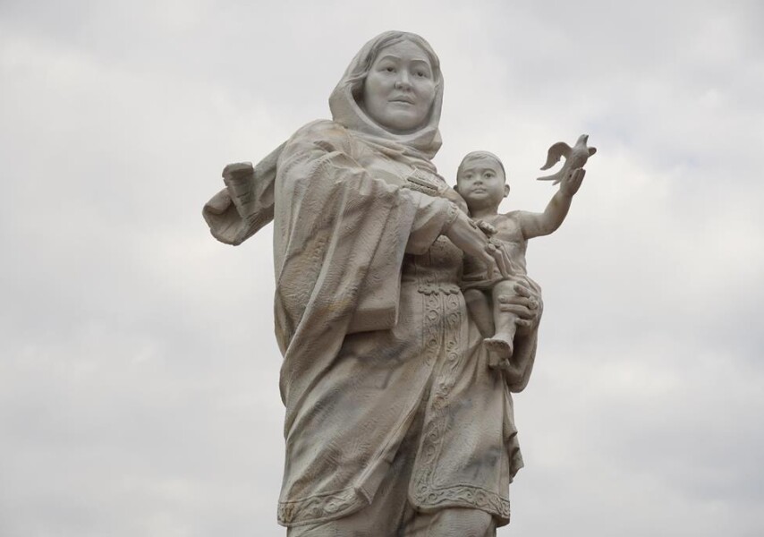 Еревандық жезөкшелердің телефондары Алғашқы бисексуалды тәжірибе