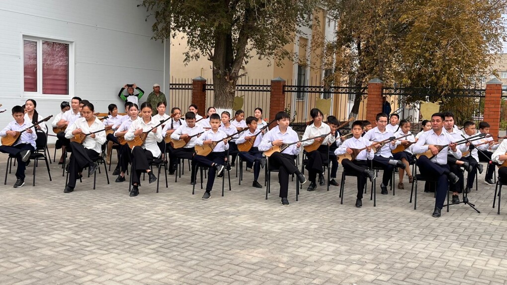 c19a9718-eb13-4226-b001-a9cddd8373aa