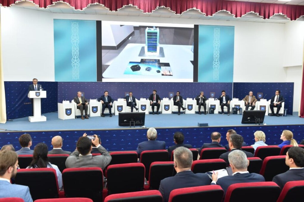 _gluster_2025_9_9_ef53269282d3f001eecfc1caf8b761e6_1280x720