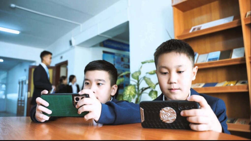 Киімсіз қыздар және олармен жыныстық қатынас