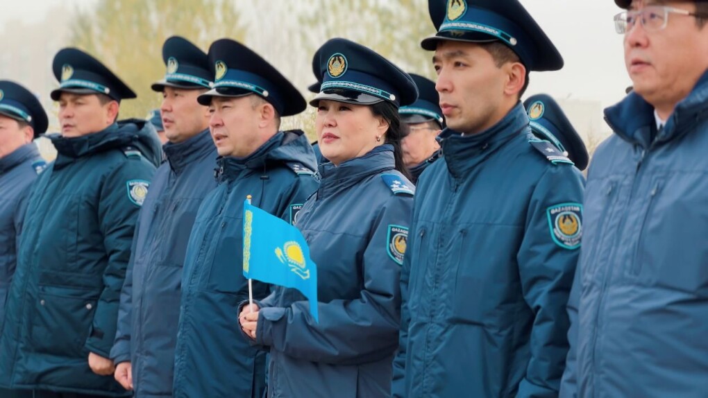 4d984a61-5cfd-439f-9105-8f7f60f858ac