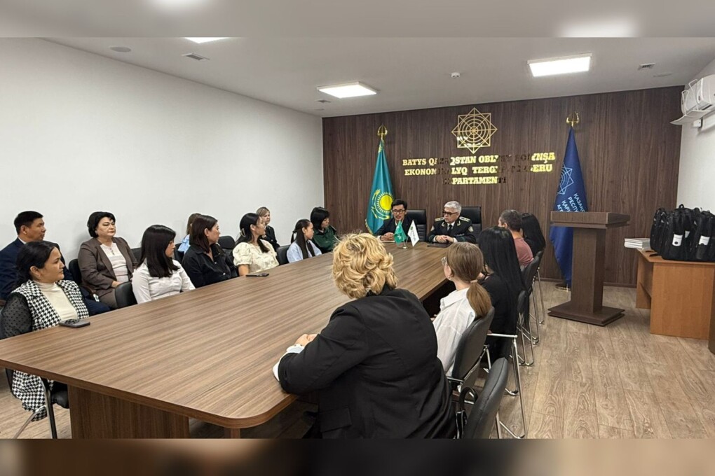 Юлия Варраның тантриялық массажының фотосуреттерін қараңыз