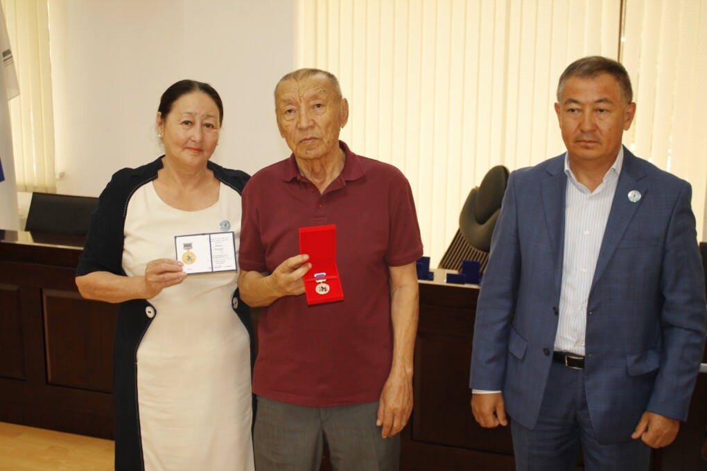 8483dbb9-60e7-409f-8b14-4de7dc7d0117