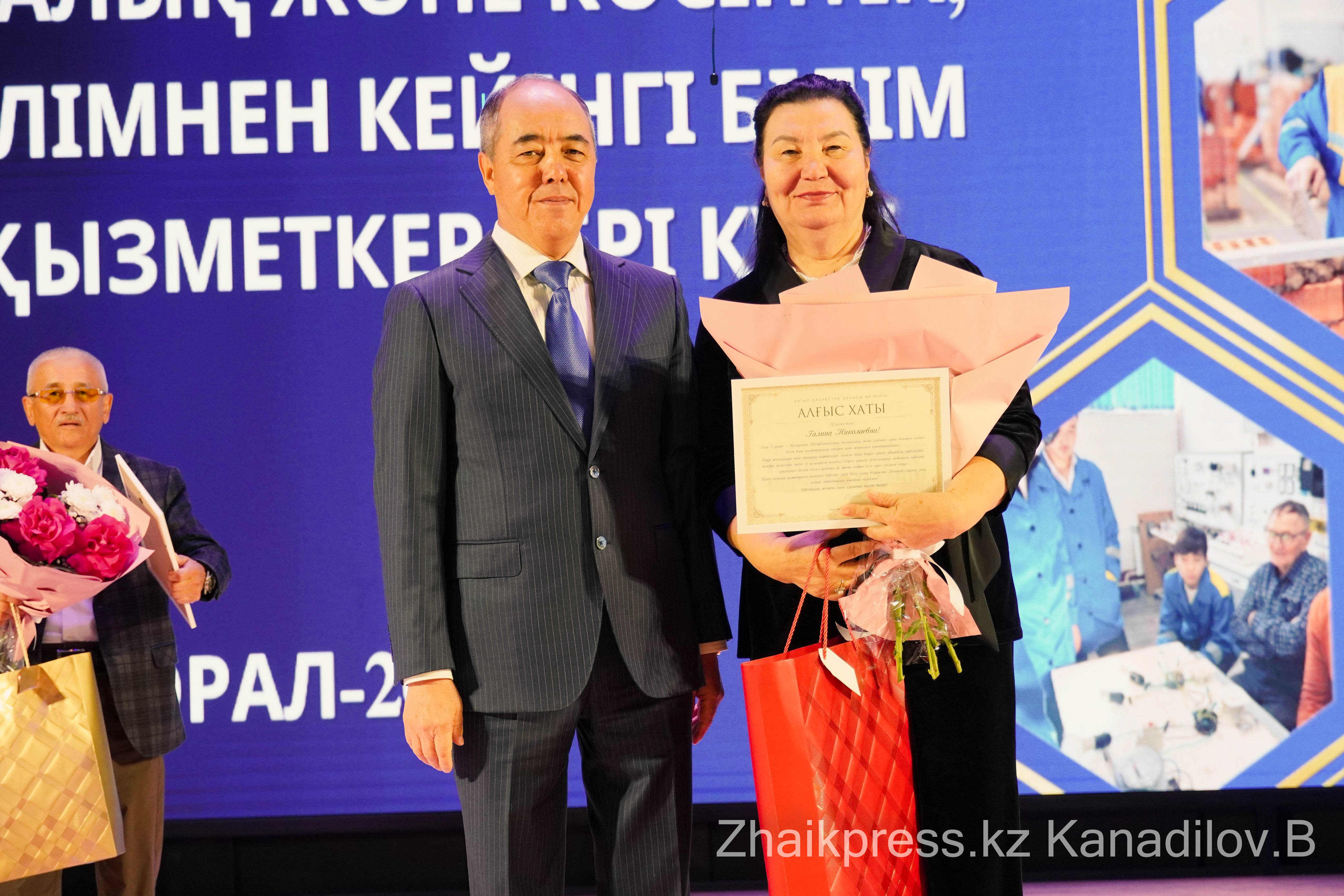 Француз свингерлерінің әуесқойлық бейнелерін онлайн көріңіз Орыс порно: анасы мен баласы