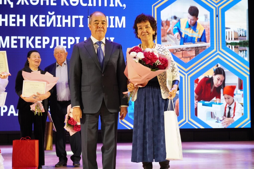 День учителя - профтехобразование - Бекзат Қанәділ (6)