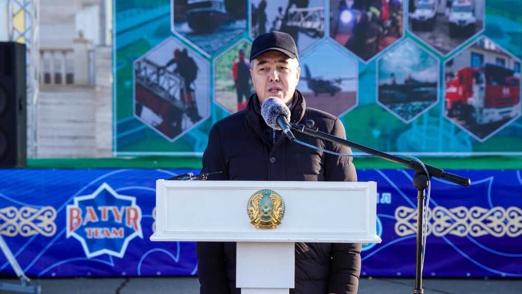 Семіз адамдардың жалап жатқан порносы