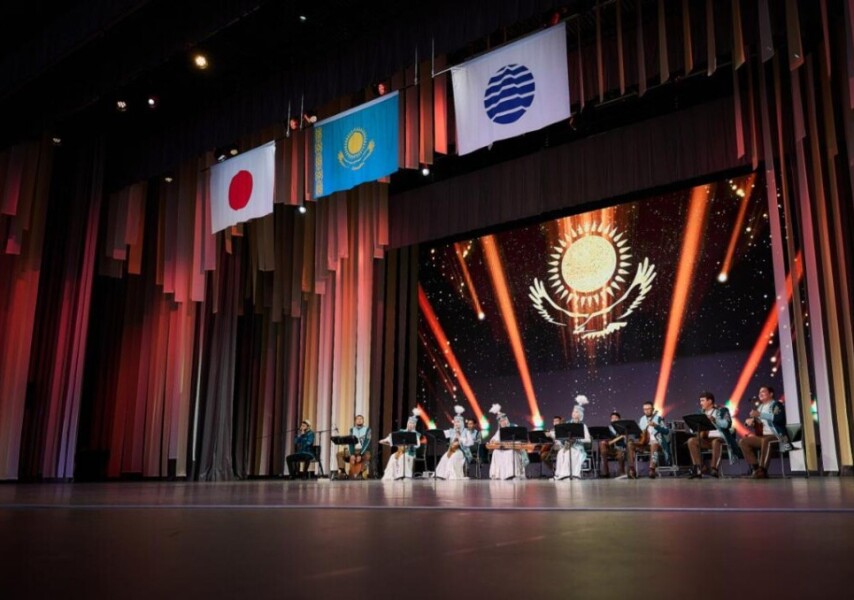 Анджелина Джолидің кискасы мен қынапшасы