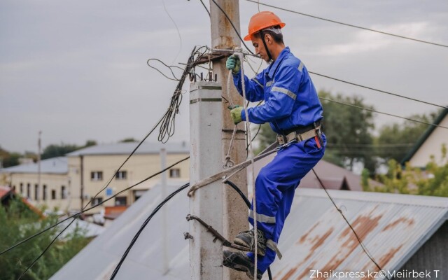 БҚО-да 41 елді мекеннің электр желілері жаңартылып жатыр