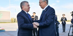 Президент Касым-Жомарт Токаев по приглашению Президента Узбекистана Шавката Мирзиёева прибыл с государственным визитом в Ташкент