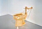 Унитаз из 18-каратного золота весом 100 кг выставили на торги в США