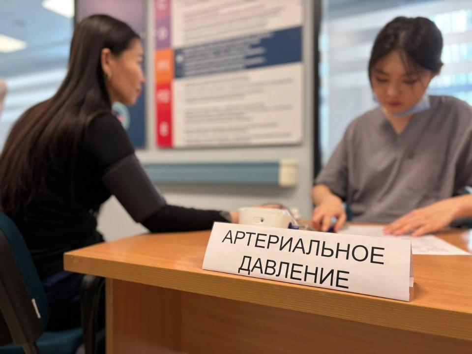 Үстінде отырғанда куннилингустың суреті Қыздар гинеколог эротика