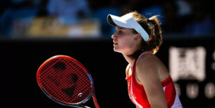 Теннисистка Елена Рыбакина выиграла Итоговый турнир и вошла в историю