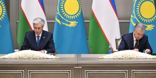 По итогам переговоров и второго заседания Высшего межгосударственного совета Казахстана и Узбекистана президенты приняли Совместное заявление