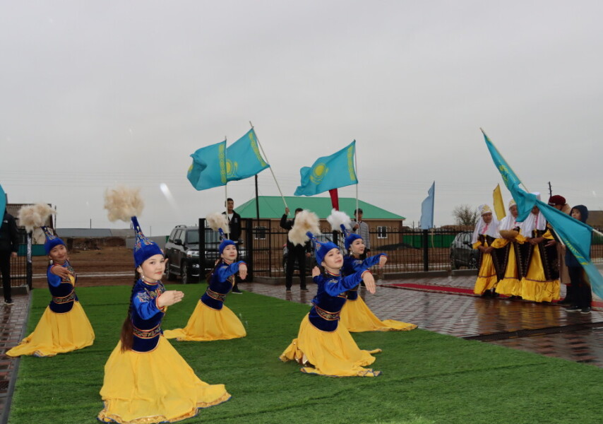 Soul Eater порно видео Командирдің әйелін қалай сиқыдым