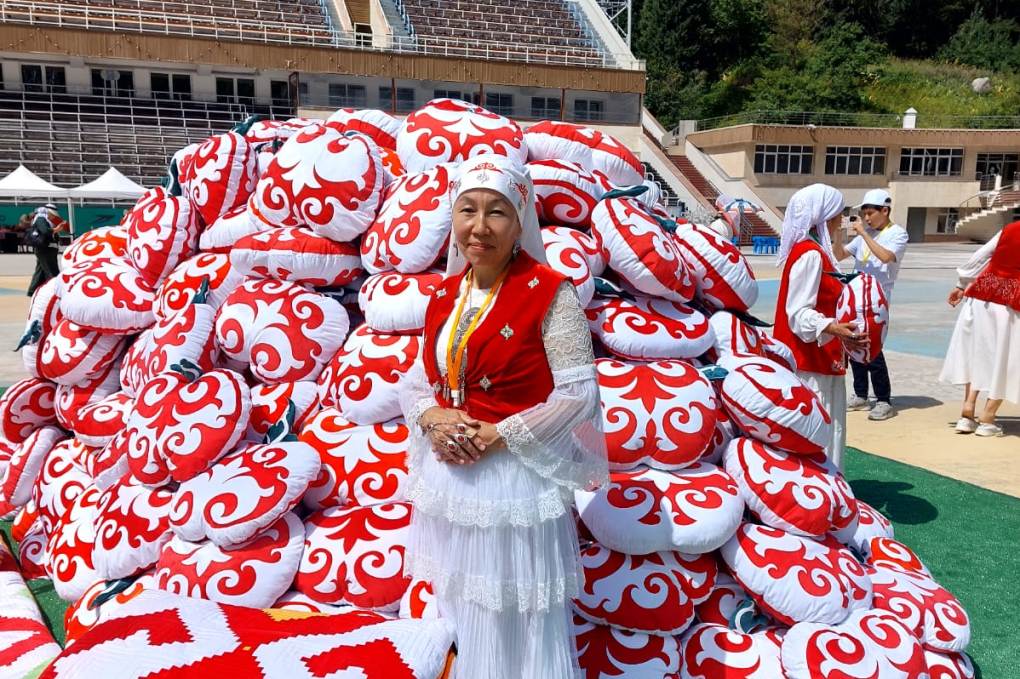 Басты рөлді Елена Беркова сомдаған Лесбиянки Артық салмағы бар еркектердің порно видеолары