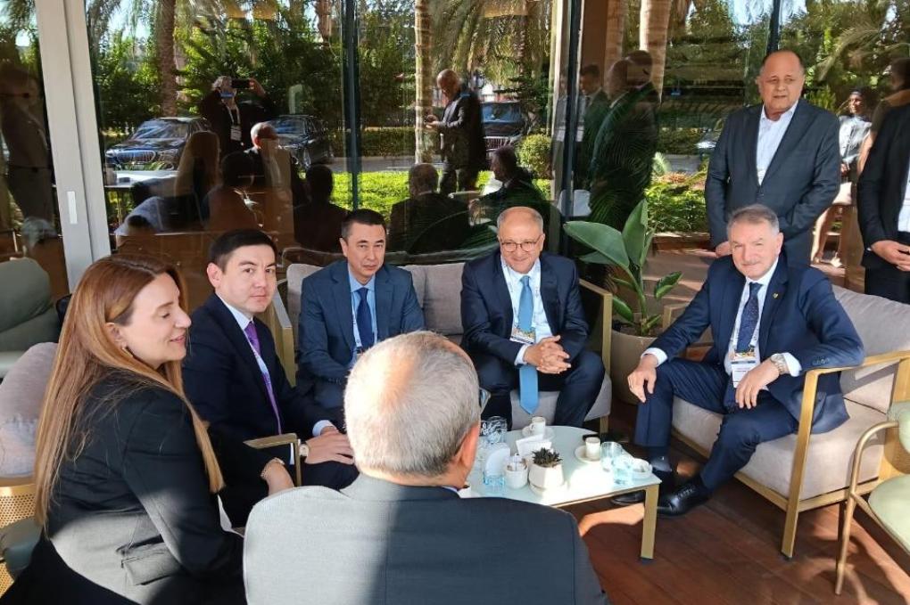 _gluster_2025_11_26_ff4ca9d3ca4fdc40db63434f71113b05_1280x720