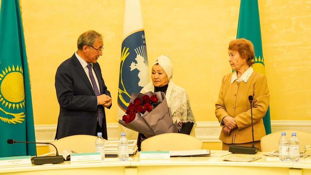 жиналыс әйелдер (1)