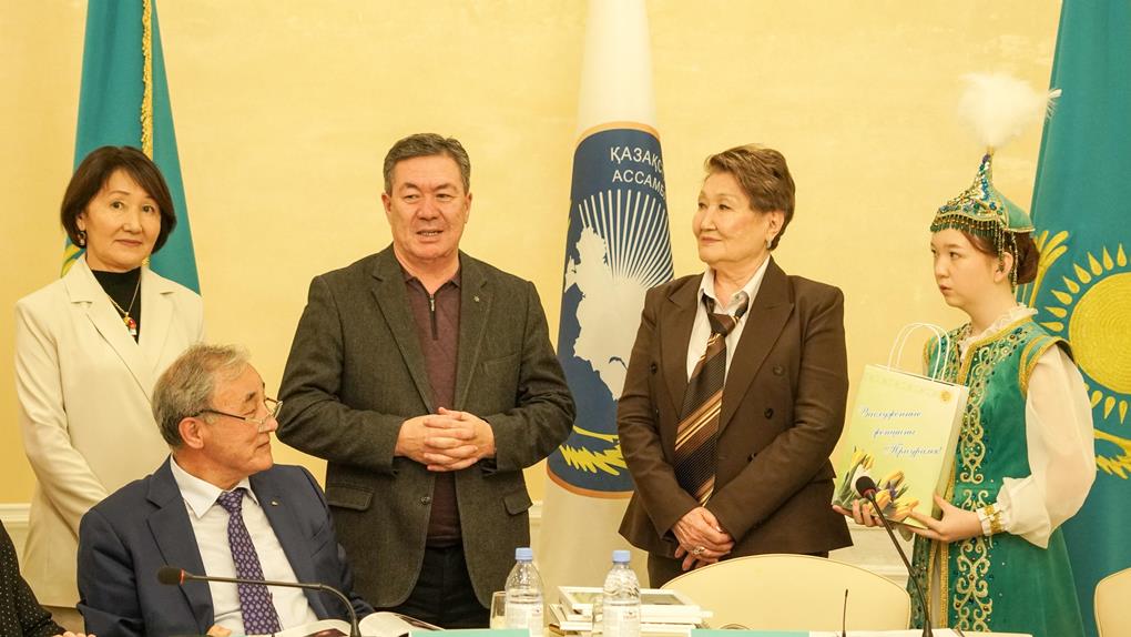 жиналыс әйелдер (4)