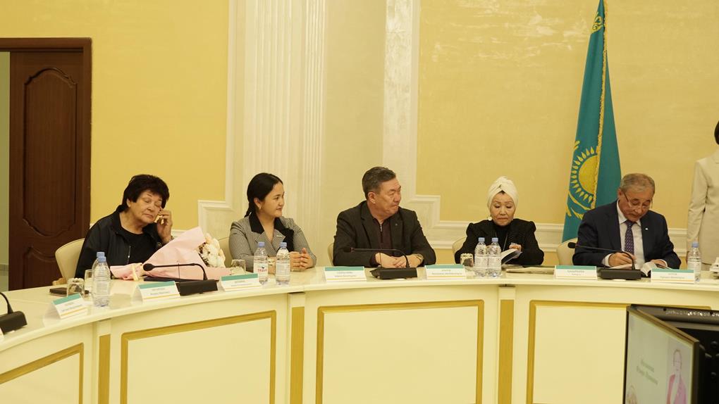 жиналыс әйелдер (6)