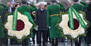 Глава государства возложил венок к Монументу Нейтралитета