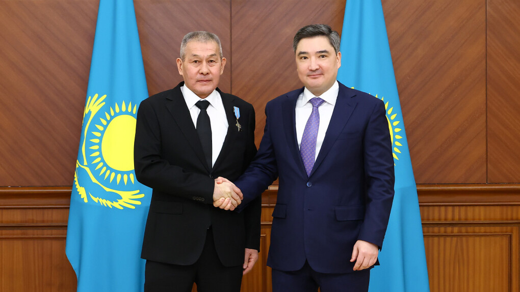 Жұмысшы мамандықтары жылы: Президент атынан Қазақстанның энергетика кешені қызметкерлері мен ардагерлеріне наградалар табыс етілді