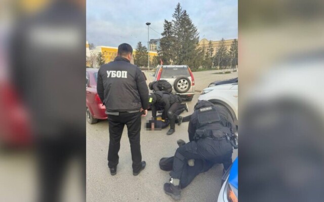 Подозреваемый в вымогательстве свыше 4 миллион тенге задержан в Уральске