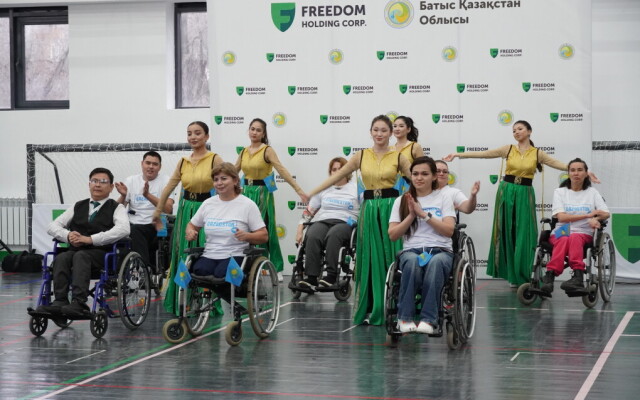 В новом инклюзивном спорткомплексе состоялось открытие танцевального клуба «Erkin bi» для людей с инвалидностью